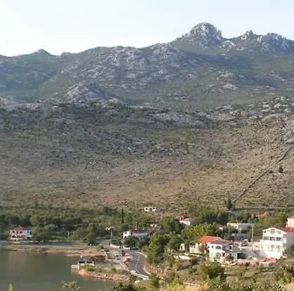 Apartman Larus Starigrad Paklenica Exterior foto
