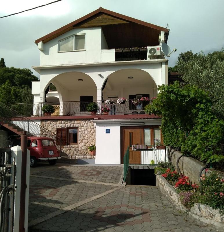 Larus Starigrad Paklenica